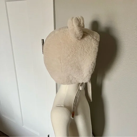 Native Fable Polar Bear Bonnet Size 2/3 Years